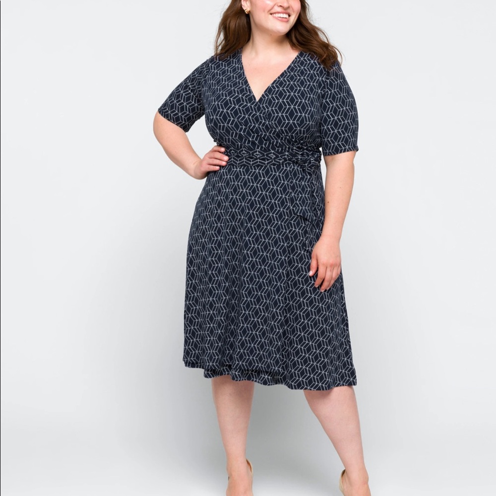 41 HAWTHORN Kaitlyn Surplice Dress